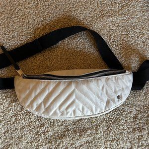 Athleta Kinetic Shine Waist bag in Magnolia White/Fanny Pack/Travel